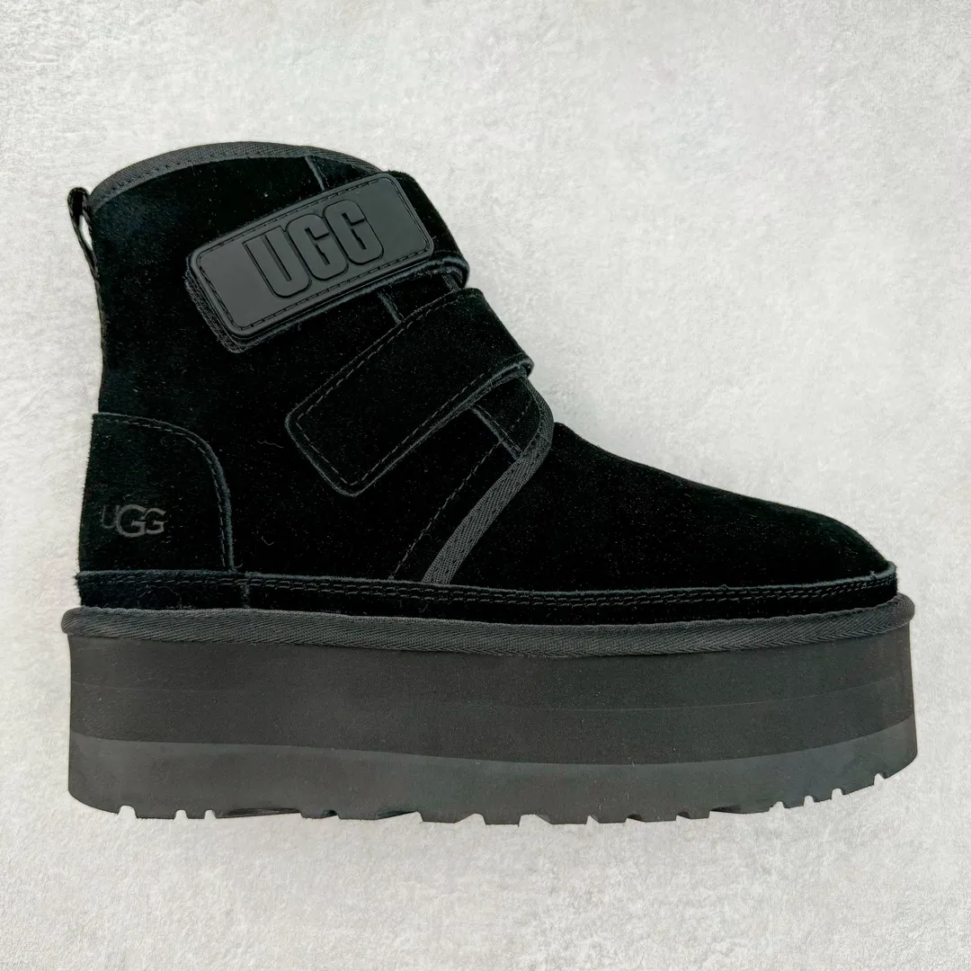 Pick up locally 💰600 UGG 0554 Autumn and winter sheepskin and fur one-piece snow boots with double buckles. All shoes are made from the same factory as ZP. Longfeng A-grade Australian imported sheepskin and fur one-piece Velcro women's boots. Brand OEM production line. Fully follow the ZP process. OEM original pattern maker. Adhering to the principle of no original shoes and no development selection. Pay attention to every detail. The most authentic version on the market. TREADLITE "Light Wing" technology outsole. Lightweight/durable/flexible/pile size: 35 36 37 38 39 40 Coding: by3936030